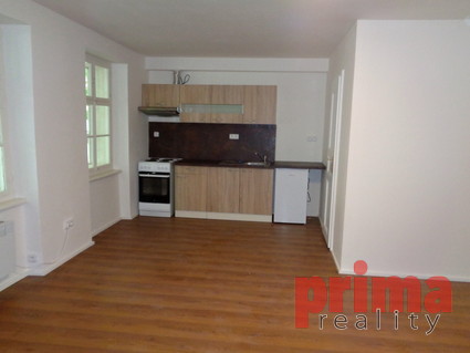 Pronájem, byt 1+kk, po celkové rekonstrukci, Jihlava, 30 m2 - Fotka 2