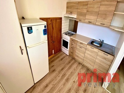 Pronájem, byt 1+1, po částečné rekonstrukci, balkon, sklep, 38m2 - Fotka 7